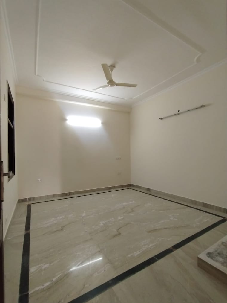 Room, south extension ii 3 Bedroom 2340 Sq.Ft. Builder Floor In South Extension ii Delhi 9536170