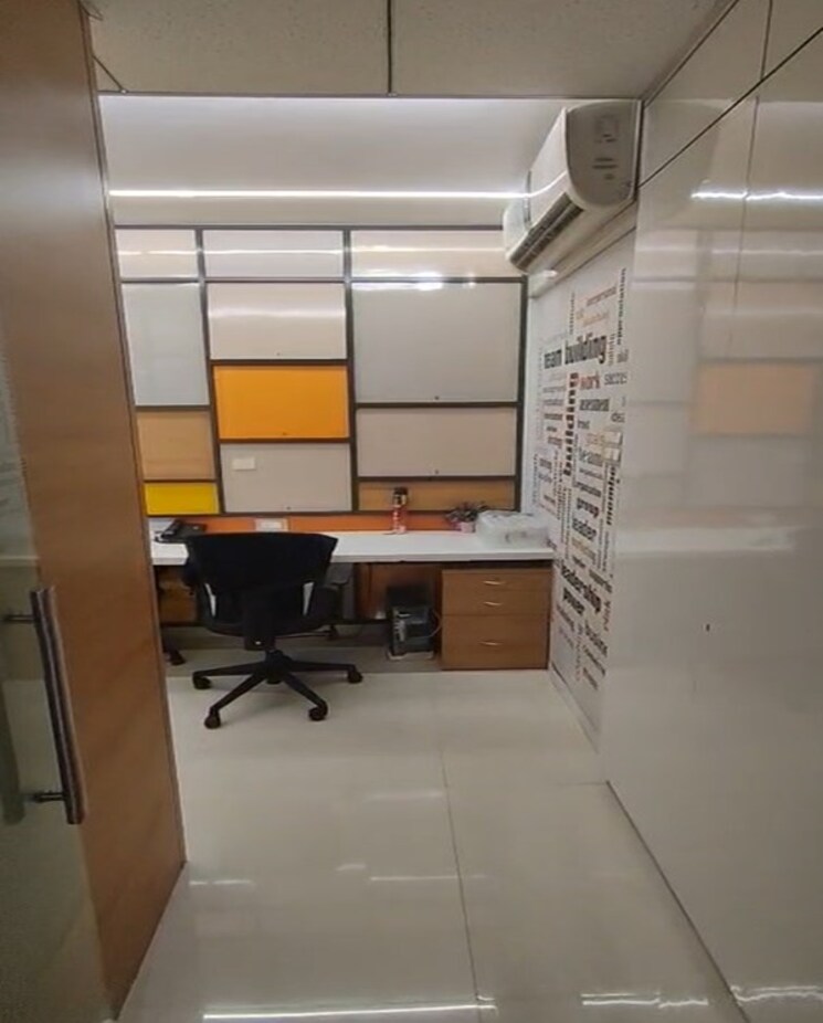 Team Area, the-central Commercial Office Space 695 Sq.Ft. In Chembur Mumbai 9536113