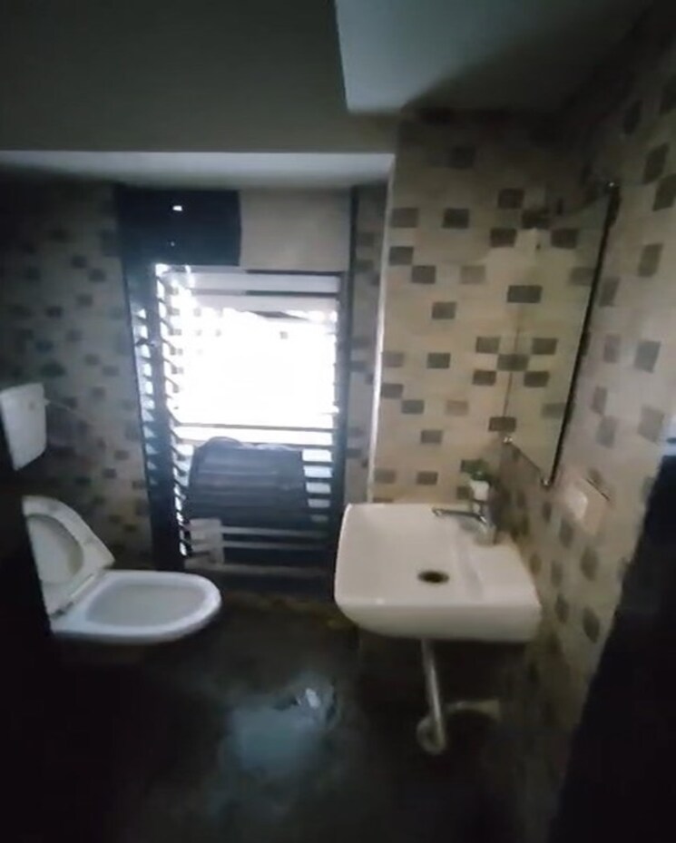 Washroom, the-central Commercial Office Space 695 Sq.Ft. In Chembur Mumbai 9536113