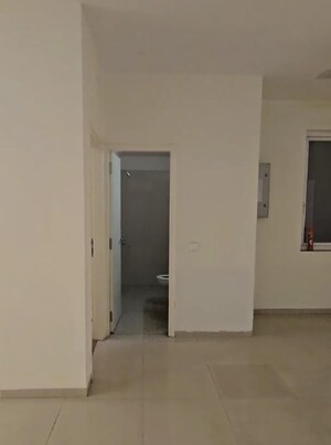 Room in 3 BHK Apartment at Emaar Palm Hills, Sector 77 – for Sale