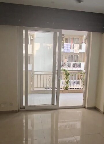Room in 3 BHK Apartment at Emaar Palm Hills, Sector 77 – for Sale