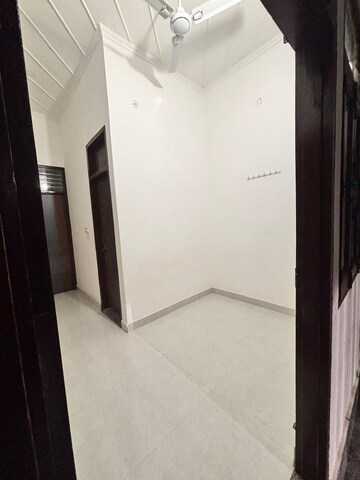Room in 1 BHK Builder Floor at Rajiv Colony – for Rent