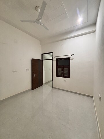 1 BHK Builder Floor For Rent in Rajiv Colony