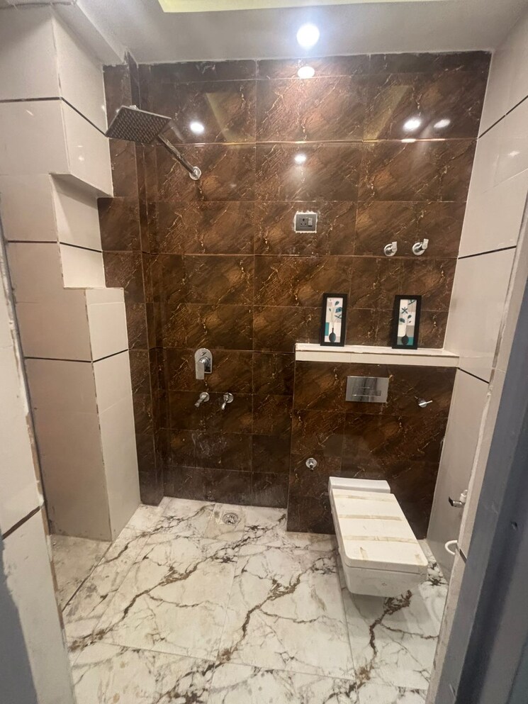 Bathroom, sector 37 2 Bedroom 170 Sq.Yd. Independent House In Sector 37 Faridabad 9536190