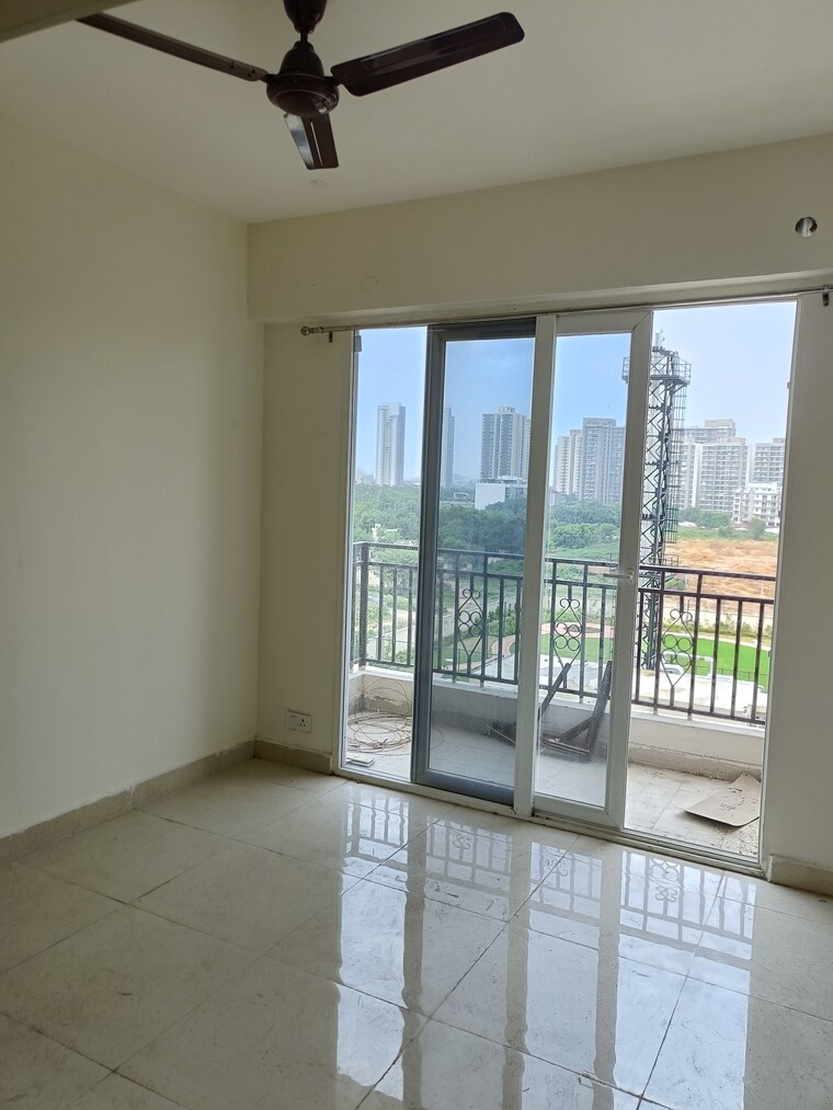 Room, signature-global-prime 2 Bedroom 834 Sq.Ft. Apartment In Sector 63a Gurgaon 9536307