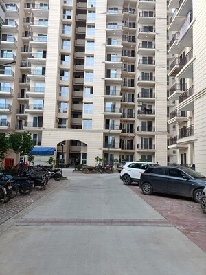 2 BHK Apartment For Rent in Signature Global Prime, Sector 63a