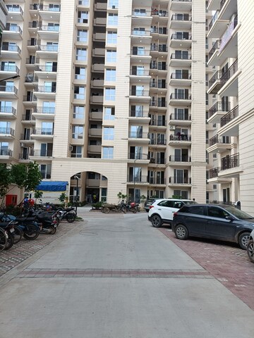 2 BHK Apartment For Rent in Signature Global Prime, Sector 63a
