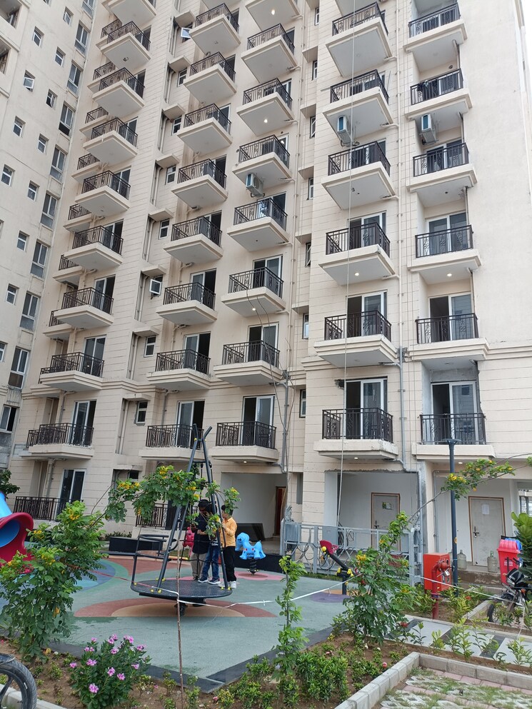 Exterior View, signature-global-prime 2 Bedroom 834 Sq.Ft. Apartment In Sector 63a Gurgaon 9536307