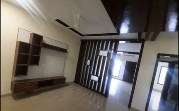 Room in 3 BHK Builder Floor at Sector 10 – for Rent