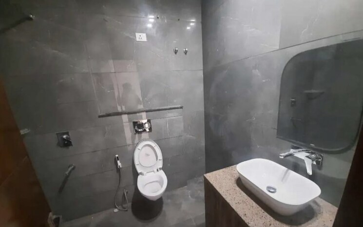 Bathroom, sector 10 3 Bedroom 2100 Sq.Ft. Builder Floor In Sector 10 Panchkula 9536208
