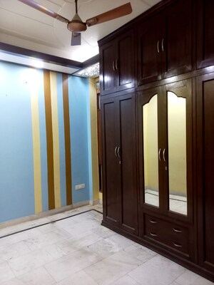 Room in 2 BHK Builder Floor at Shri Ram Plaza Vaishali, Vaishali Sector 4 – for Sale