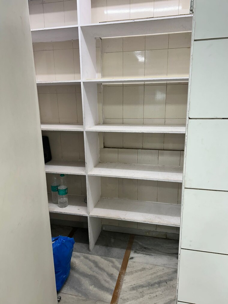 Bathroom, marine lines Commercial Office Space 1000 Sq.Ft. In Marine Lines Mumbai 9536311