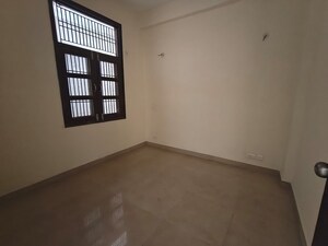 Room in 3 BHK Builder Floor at Surajmal Vihar – for Sale