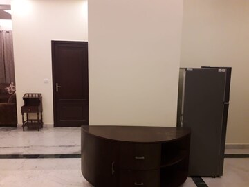 Furnished Amenities in 2 BHK Builder Floor at Safdarjung Enclave – for Rent