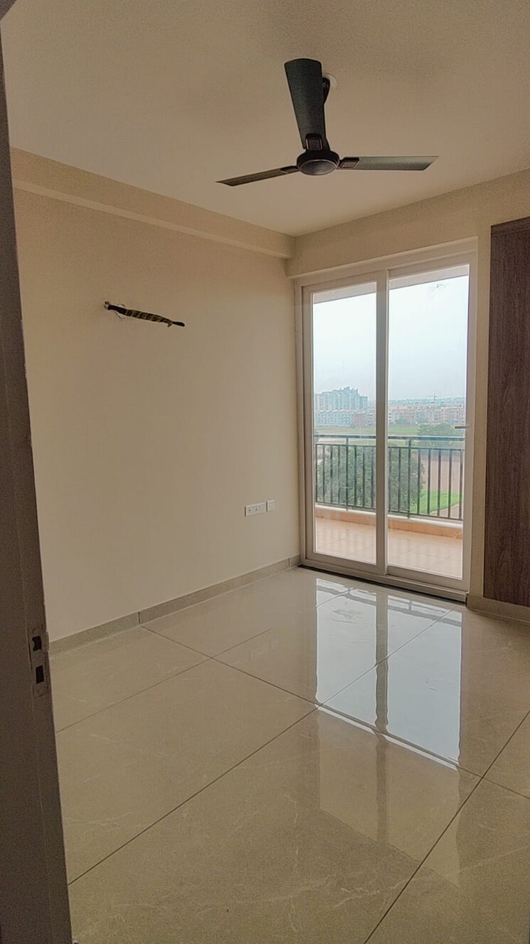 Room, sushma-valencia 3 Bedroom 1800 Sq.Ft. Apartment In International Airport Road Zirakpur 9536404