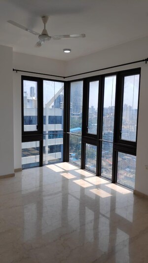 Room in 3 BHK Apartment at Lodha The Park, Worli – for Rent