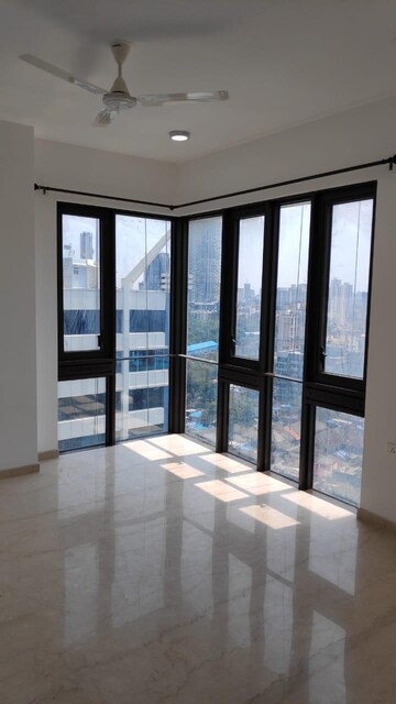 Room in 3 BHK Apartment at Lodha The Park, Worli – for Rent