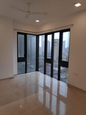 Room in 3 BHK Apartment at Lodha The Park, Worli – for Rent