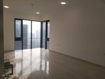 Room in 3 BHK Apartment at Lodha The Park, Worli – for Rent