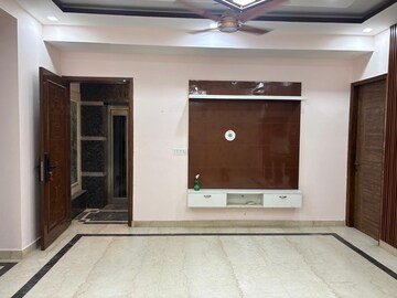 Building Lobby in 3 BHK Builder Floor at Hong Kong Bazaar, Sector 57 – for Rent