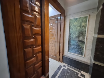 Staircase in 3 BHK Builder Floor at Hong Kong Bazaar, Sector 57 – for Rent