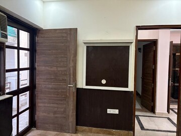 Furnished Amenities in 3 BHK Builder Floor at Hong Kong Bazaar, Sector 57 – for Rent