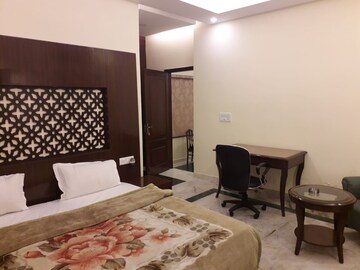 Bedroom in 1 BHK Builder Floor at Safdarjung Enclave – for Rent