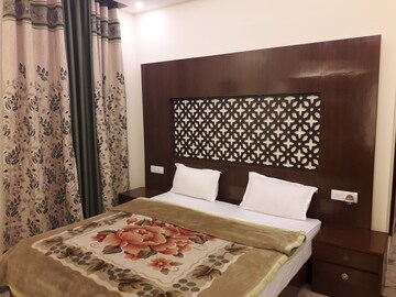 Bedroom in 1 BHK Builder Floor at Safdarjung Enclave – for Rent