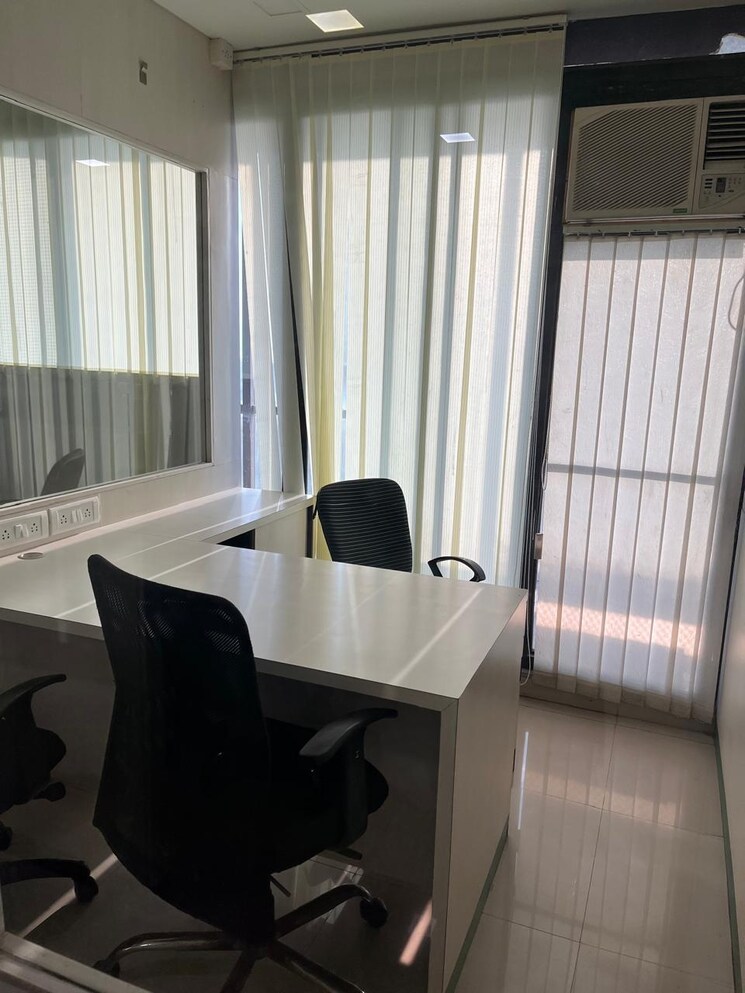 Team Area, real-tech-park Commercial Office Space 1652 Sq.Ft. In Vashi Sector 30a Navi Mumbai 9536455