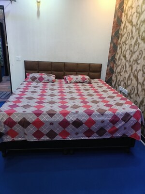 Bedroom in 3 BHK Apartment at Strategic Royal Court, Sector 16 Greater Noida – for Rent