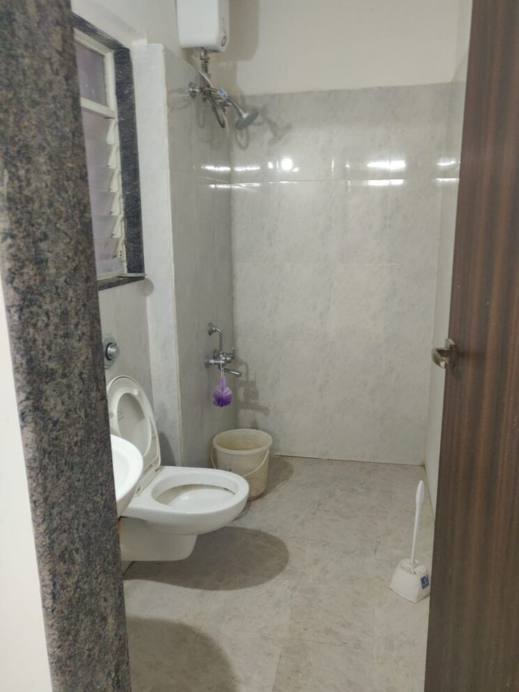 Bathroom, arun-sane-orchid-towers 3 Bedroom 1500 Sq.Ft. Apartment In Baner Pune 9536467