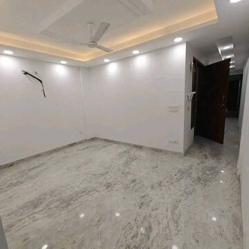 Room in 2 BHK Builder Floor at Saket – for Rent