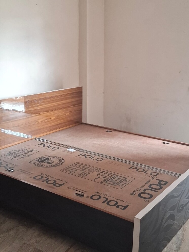 Bedroom, sector 23a 2 Bedroom 1000 Sq.Ft. Independent House In Sector 23a Gurgaon 9536523