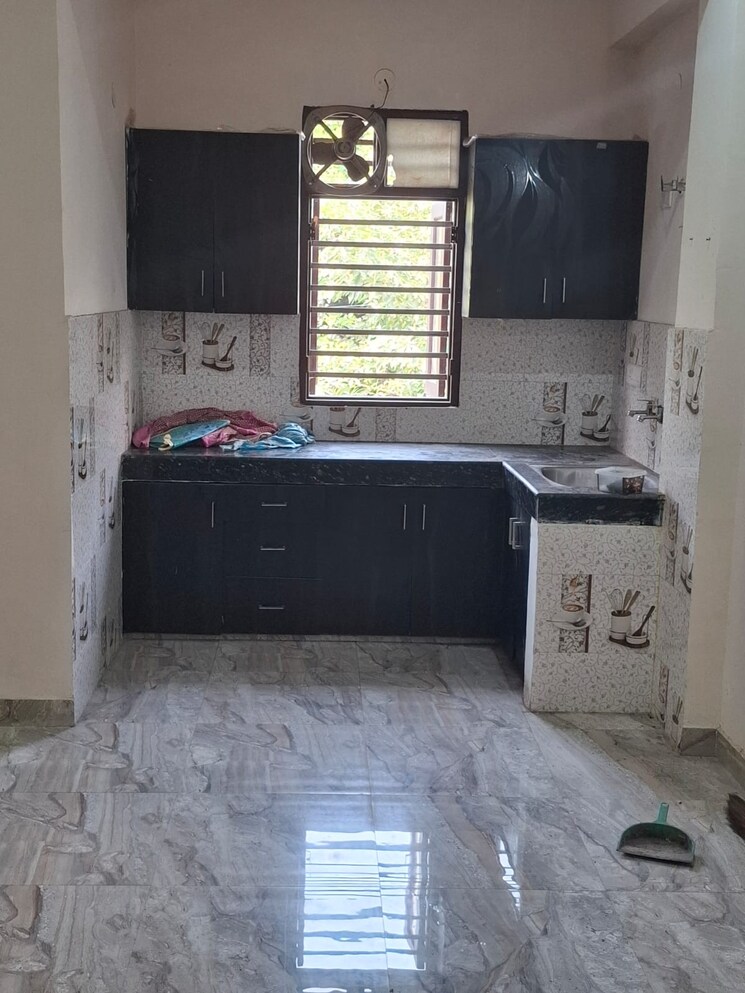 Kitchen, sector 23a 2 Bedroom 1000 Sq.Ft. Independent House In Sector 23a Gurgaon 9536523