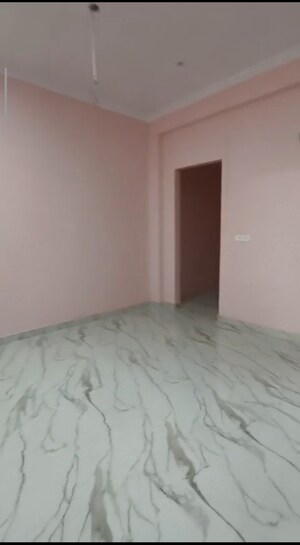 Room in 3 BHK Apartment at Wave City, Wave City – for Rent