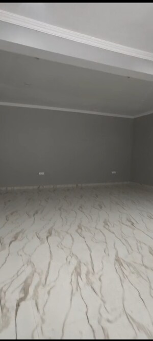 Room in 3 BHK Apartment at Wave City, Wave City – for Rent