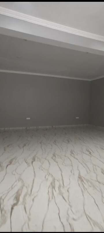 Room in 3 BHK Apartment at Wave City, Wave City – for Rent