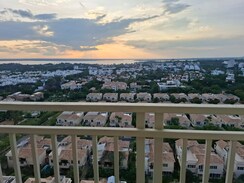 3 BHK Apartment For Sale in Hallmark Treasor