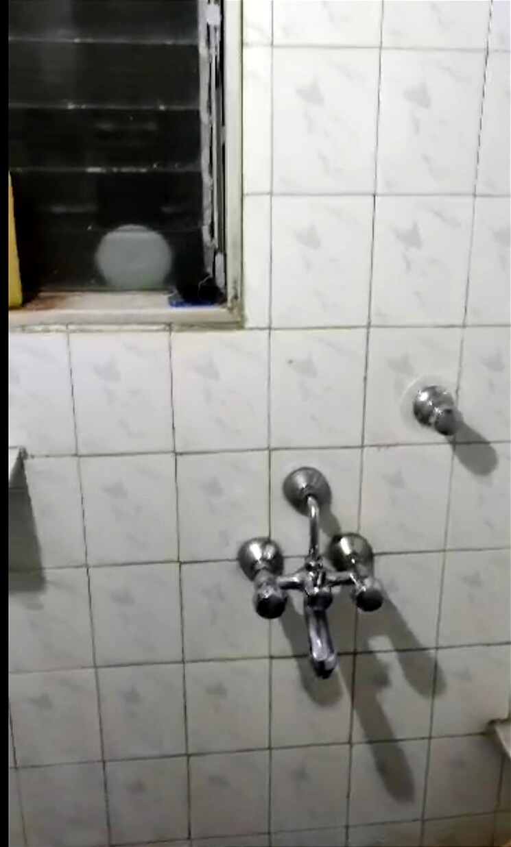 Bathroom, matunga east 1 Bedroom 501 Sq.Ft. Apartment In Matunga East Mumbai 9536517