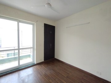 Room in 3 BHK Apartment at BPTP Parkland Pride, Sector 77 – for Rent