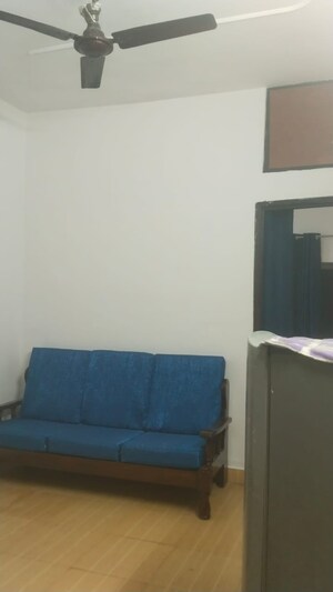 Furnished Amenities in 4 BHK Builder Floor at Sector 37 – for Sale