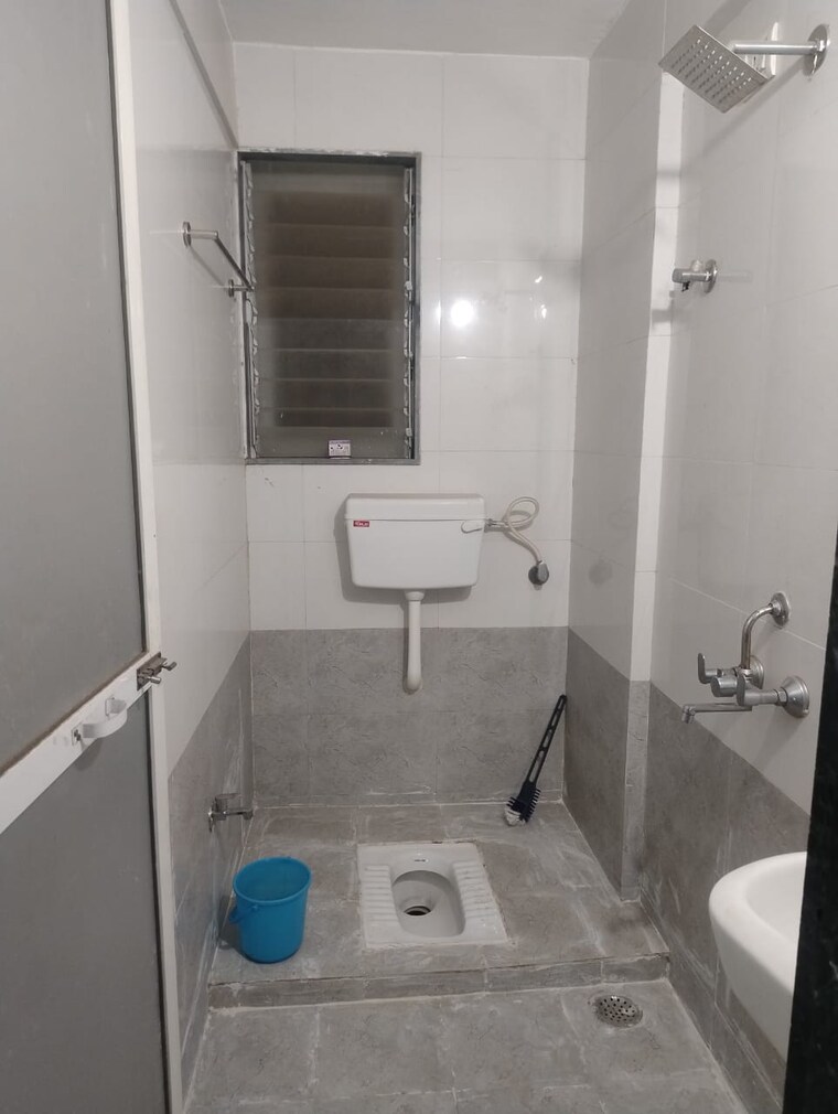 Bathroom, sector 37 4 Bedroom 2055 Sq.Ft. Builder Floor In Sector 37 Faridabad 9536577