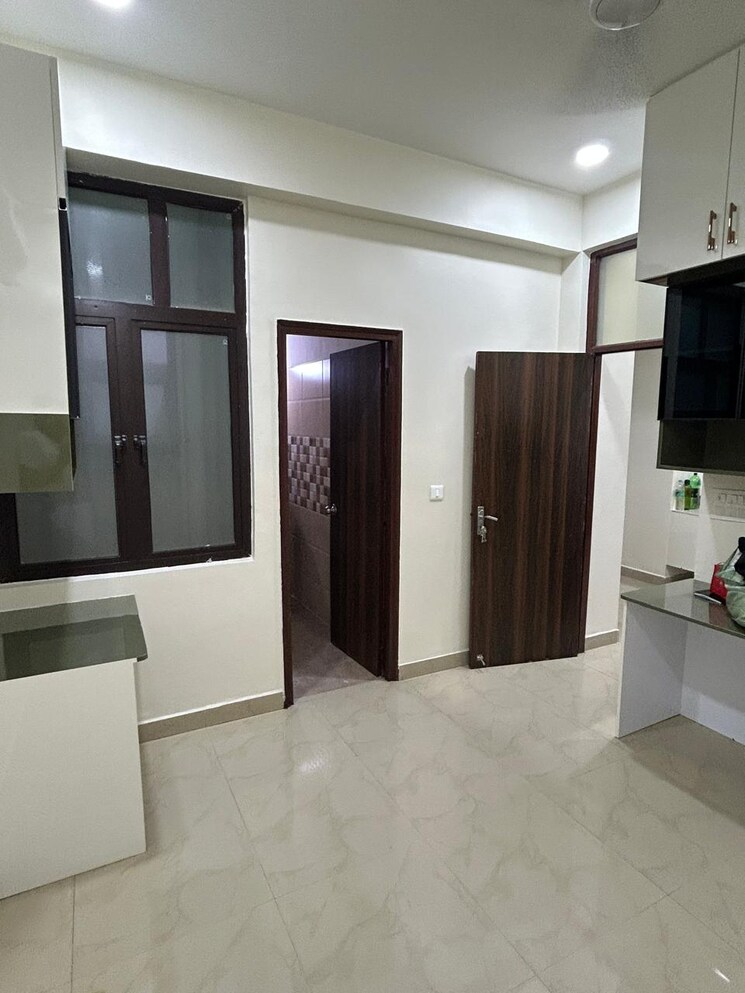 Room, sector 37 4 Bedroom 3078 Sq.Ft. Builder Floor In Sector 37 Faridabad 9536579