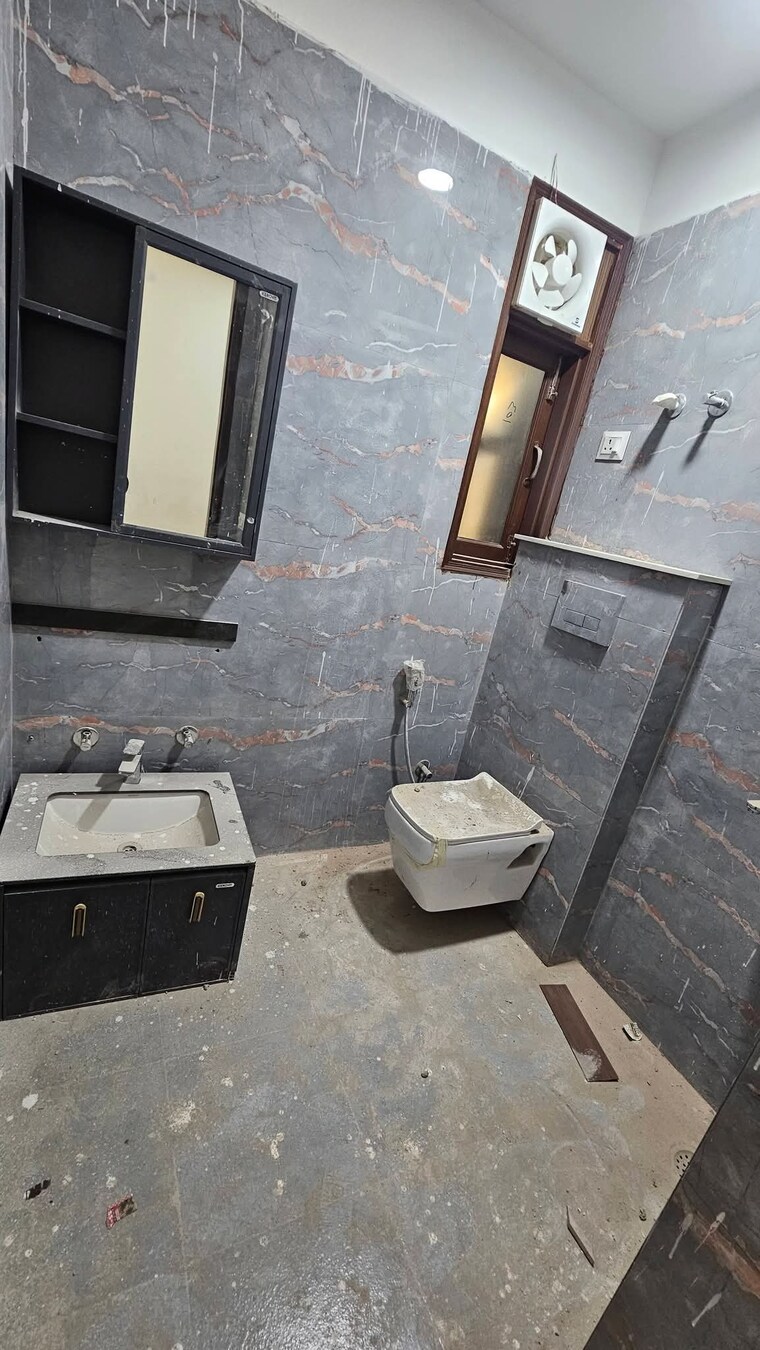 Bathroom, chattarpur 2 Bedroom 850 Sq.Ft. Builder Floor In Chattarpur Delhi 9536642