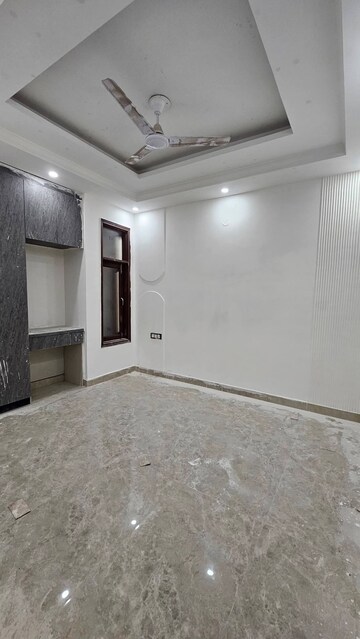 Room in 2 BHK Builder Floor at Chattarpur – for Rent