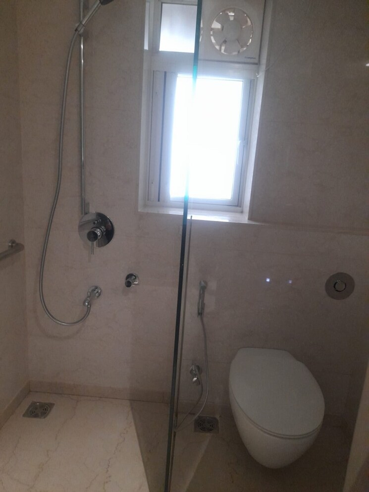 Bathroom, bandra west 4 Bedroom 1650 Sq.Ft. Apartment In Bandra West Mumbai 9536640