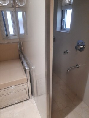 Furnished Amenities in 4 BHK Apartment at Bandra West – for Rent