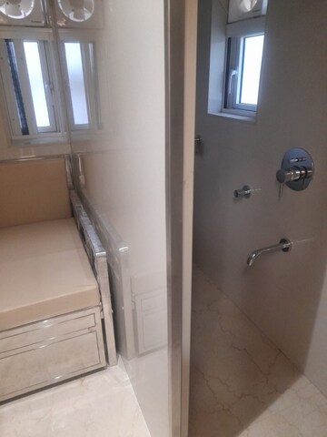 Furnished Amenities in 4 BHK Apartment at Bandra West – for Rent