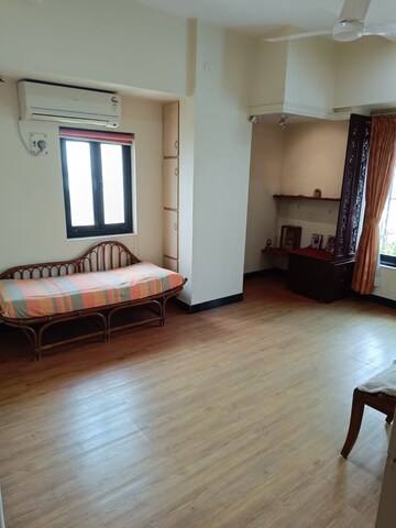 Bedroom in 2 BHK Apartment at Kalpataru Habitat Mumbai, Parel – for Rent