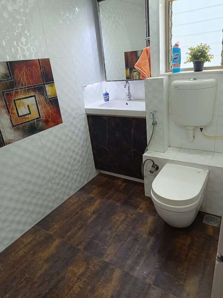 Bathroom, kalpataru-habitat-mumbai 2 Bedroom 1001 Sq.Ft. Apartment In Parel Mumbai 9536663